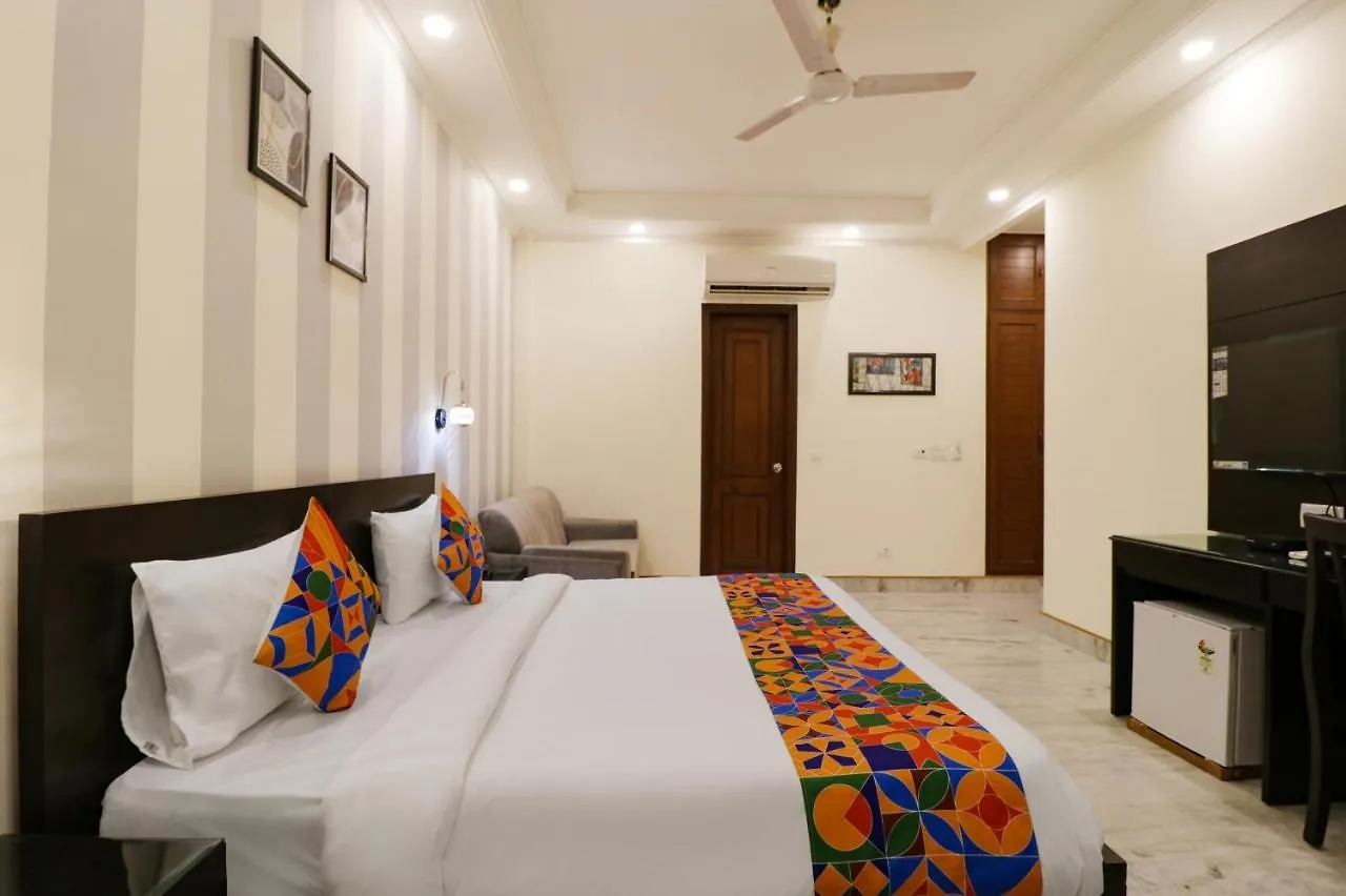 Fabhotel Rr Residency Gurgaon 3*,  India