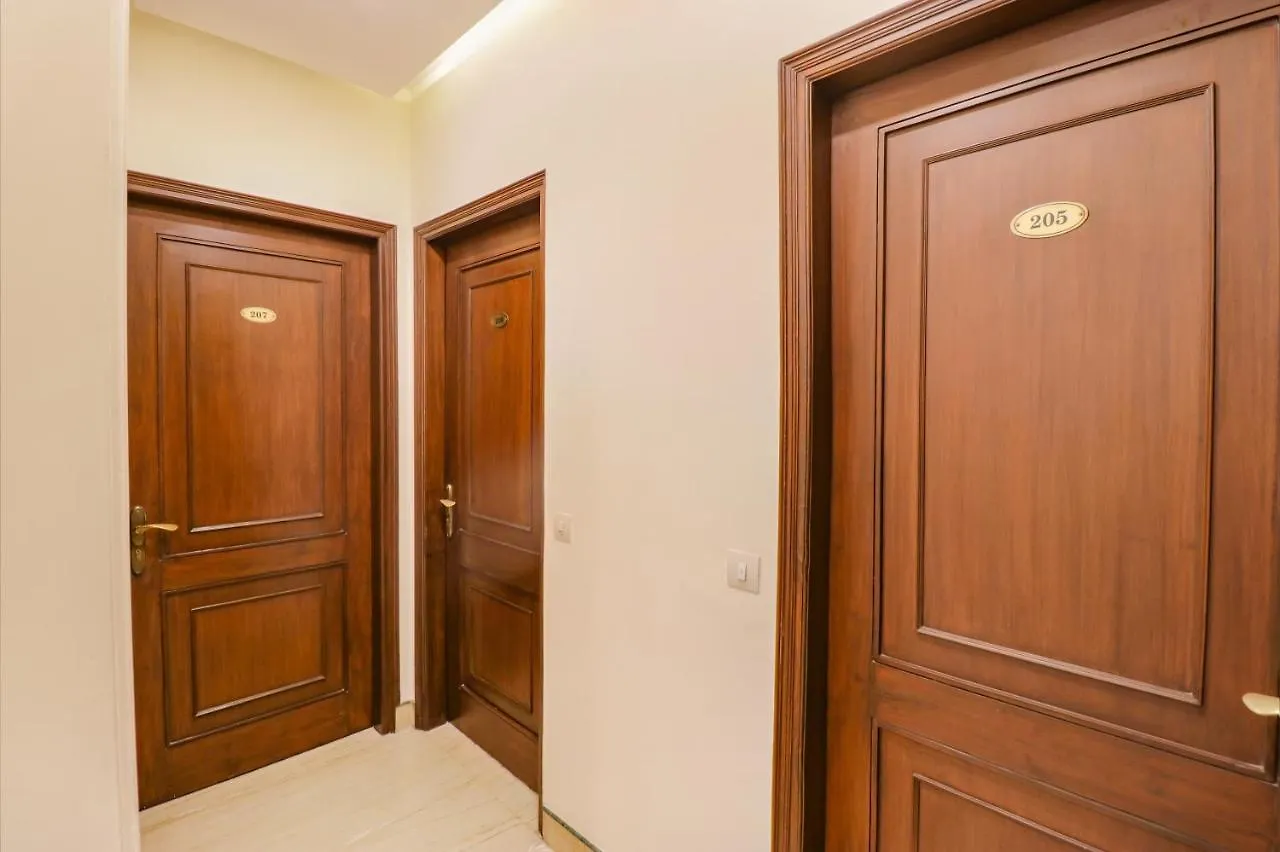 Fabhotel Rr Residency Gurgaon 3*,