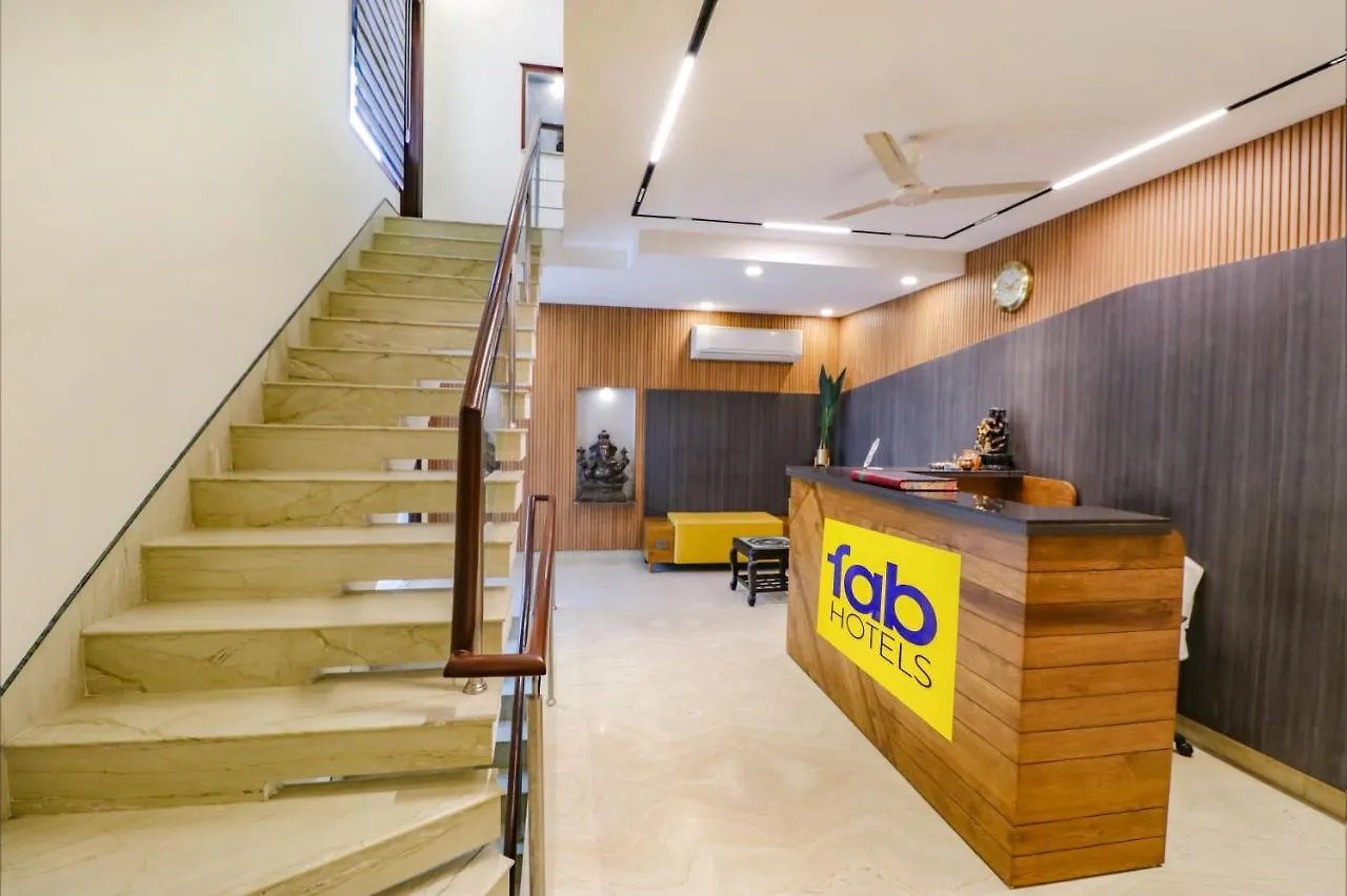 Fabhotel Rr Residency Gurgaon 3*,